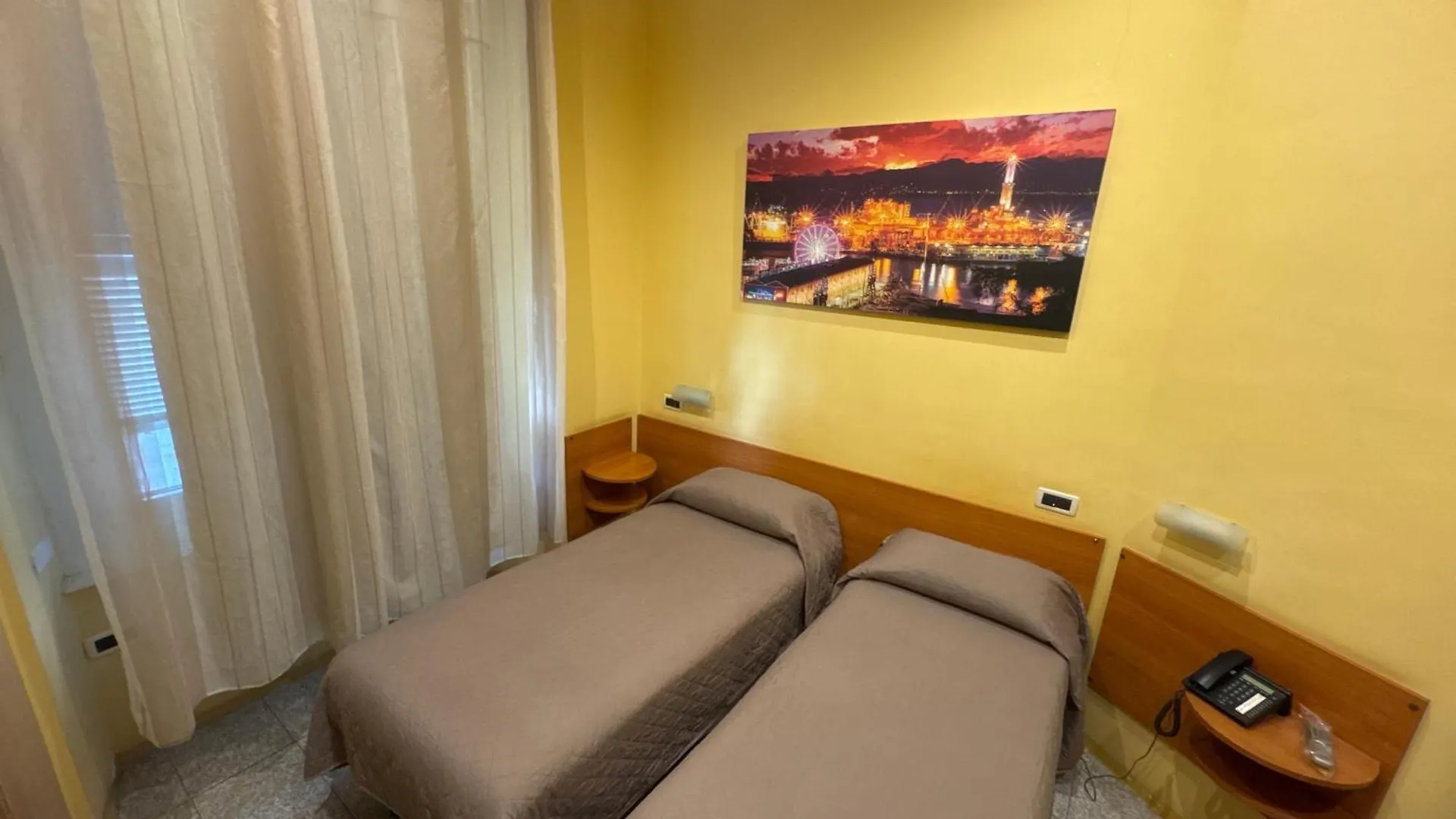 Albergo Parigi 제노바 0*,  이탈리아